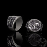 Anillo con moneda de níquel y búfalo de plata de ley de cinco centavos