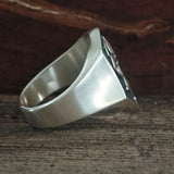 Anello teschio in argento sterling con gabbia