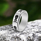 Anello girevole in acciaio inossidabile con croce di teschio