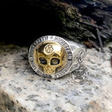 Anello teschio in argento sterling con simbolo della roccia