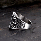 Gotischer Totenkopf mit Skorpion-Edelstahlring