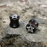 Calibri per le orecchie in lega di legno con teschio e stella