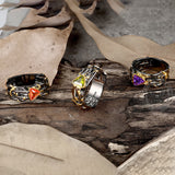 Anillo de cóctel de latón con incrustaciones de topacio triangular