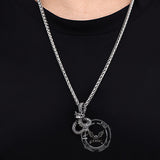 Colgante de calavera de plata de ley con forma de serpiente y cruz de Leviatán