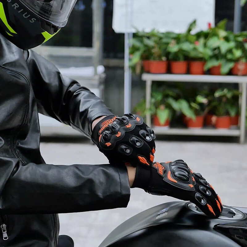http://gthic.com/cdn/shop/products/breathable_touch_screen_polyester_biker_gloves_gthic_8_1024x.jpg?v=1665207413