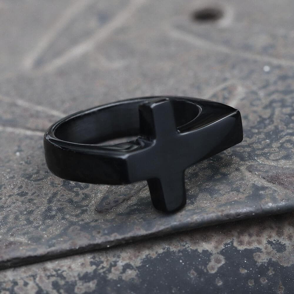 Classic Sideways Cross Stainless Steel Ring 05 black | Gthic.com