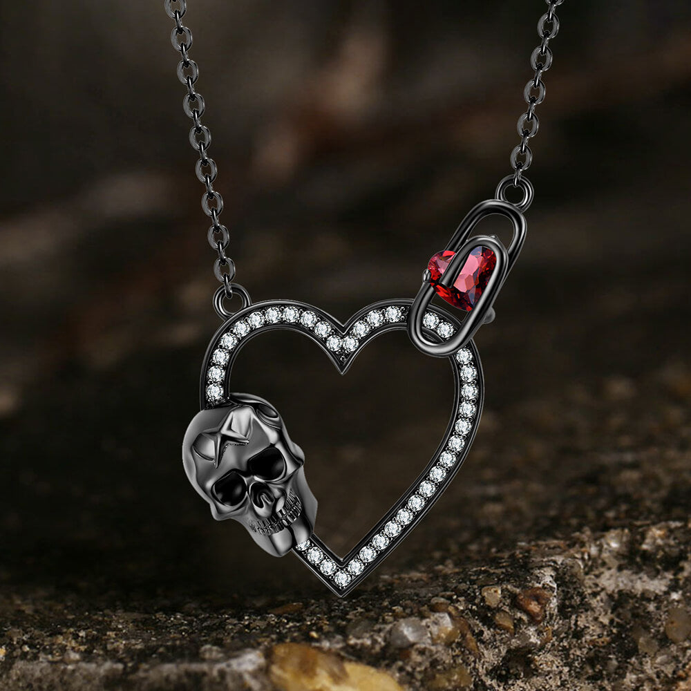 Gotische schwarze Totenkopf-Herz-Halskette aus Sterlingsilber