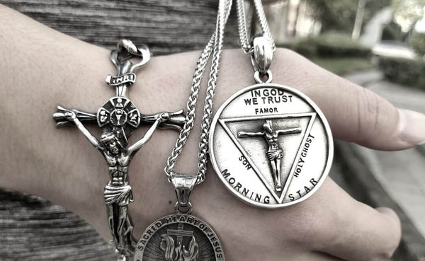 Is it Okay For Non-Christians to Wear a Cross Jewelry - Gthic.com - Blog 