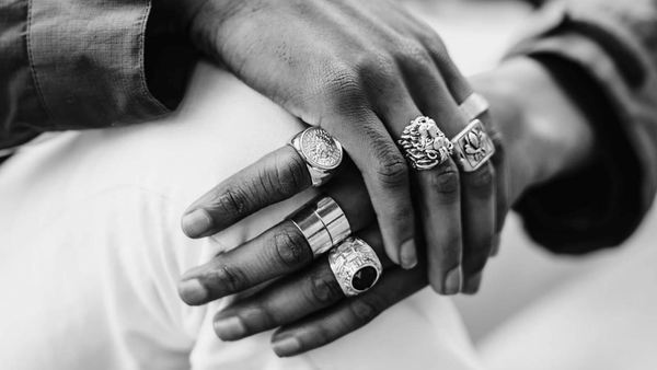 What does a man wearing a ring on his index finger mean - Gthic.com - Blog
