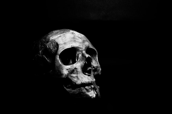 What Is The History And Mythology Behind The Skull Pendnant - Gthic.com - Blog