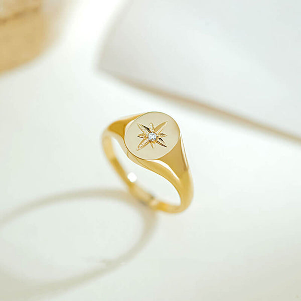 8-Pointed Star Inlaid Moissanite 18k Gold Ring | Gthic.com