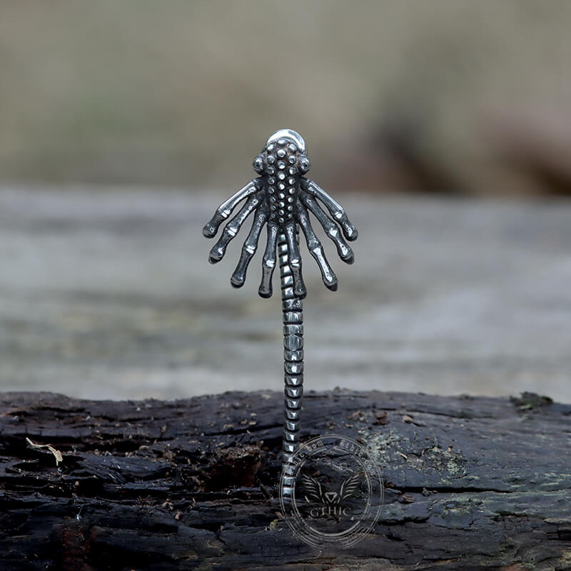 Pendientes de acero inoxidable con insectos alienígenas