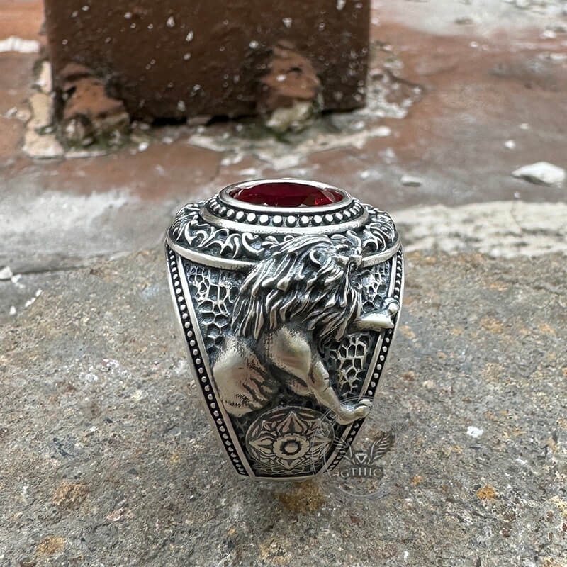 Baroque Lion Gem-set Sterling Silver Ring | Gthic.com