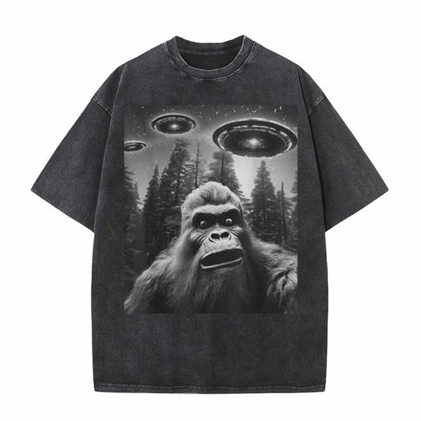 Bigfoot Sasquatch Alien UFO Print T-shirt | Gthic.com