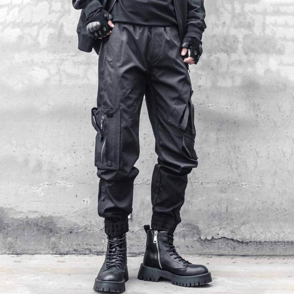 Black Multi-Pocket Loose-Fit Cargo Pants 02 | Gthic.com