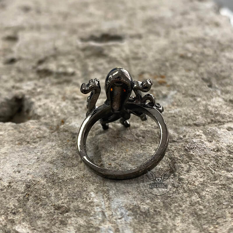 Anillo de latón con pulpo negro