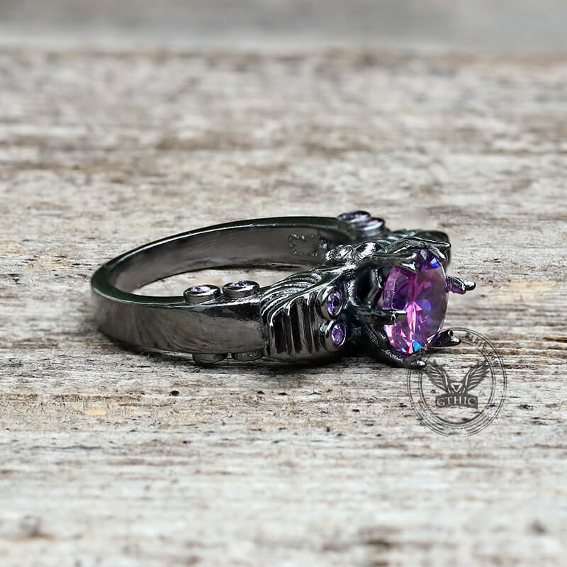 Anello in ottone intarsiato con zircone teschio nero