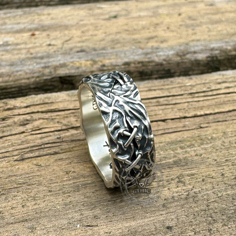 Crack Sew Knot Sterling Silver Ring | Gthic.com