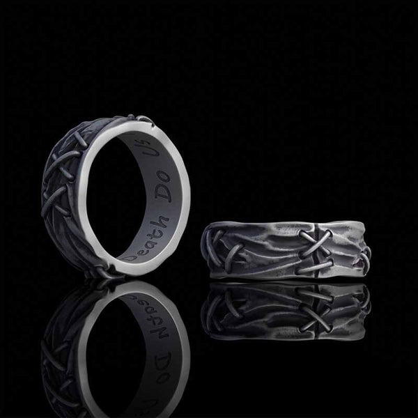 Crack Sew Knot Sterling Silver Ring | Gthic.com