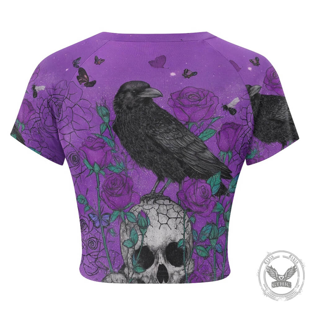 Crow Standing On Skull Tight Navel-Exposed Crop T-Shirt