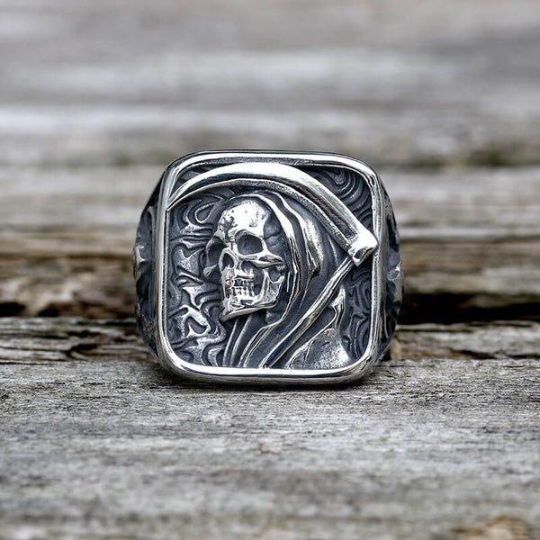 double_layered_runes_stainless  COPY - Reaper skull ring    (G) main image 0