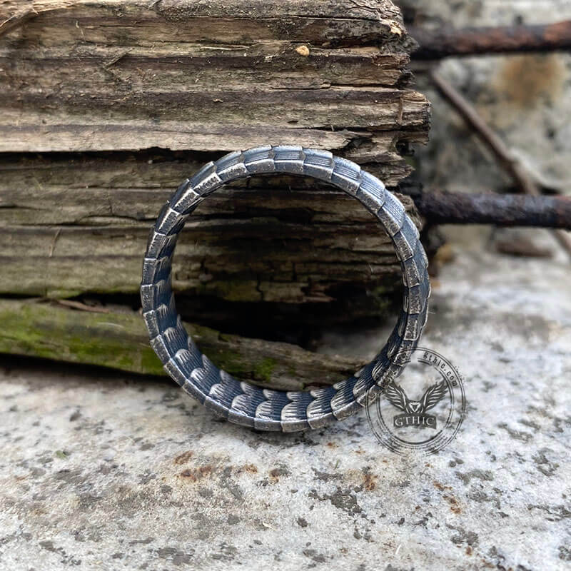 Dragon Spine Sterling Silver Ring | Gthic.com