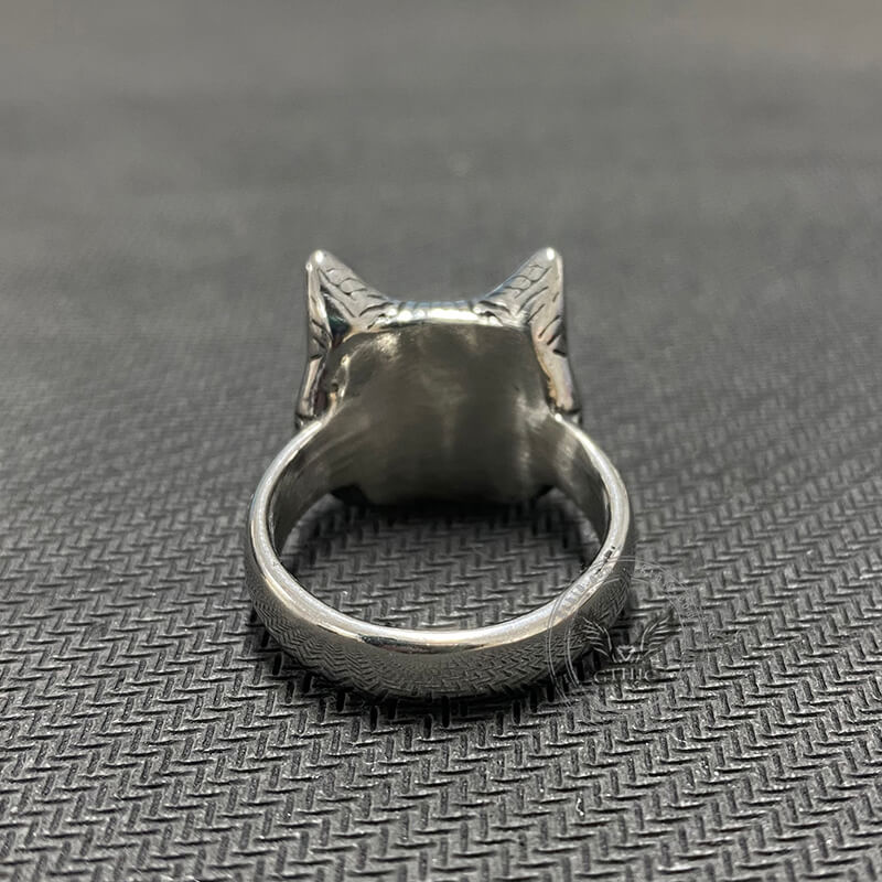 Anillo de acero inoxidable con cabeza de gato y ojo de gema