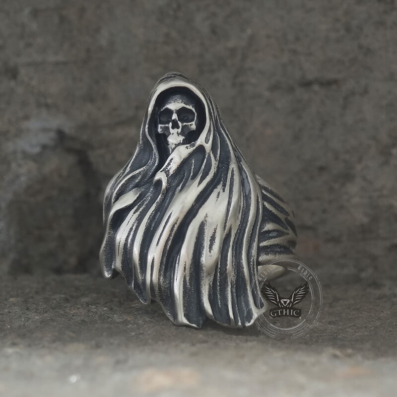 Gothic Cape Skull Sterling Silver Ring | Gthic.com