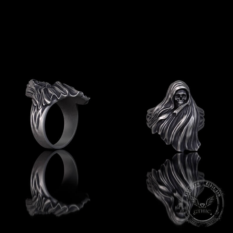 Gothic Cape Skull Sterling Silver Ring | Gthic.com