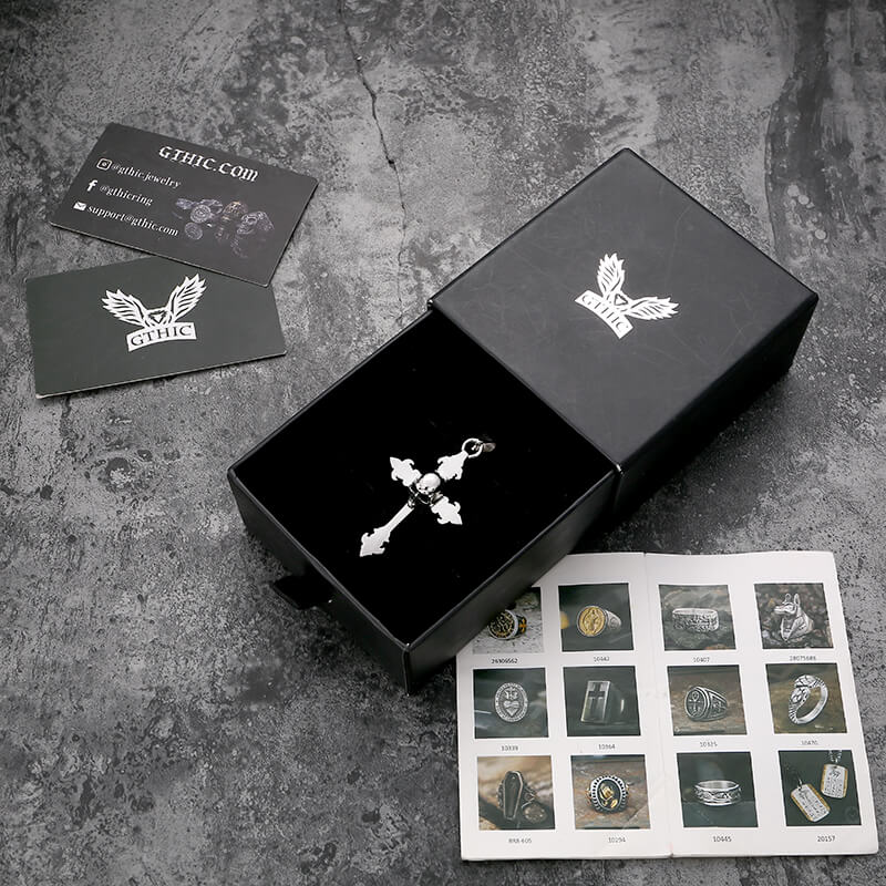 Pendentif Tête de Mort en Acier Inoxydable Croix Gothique