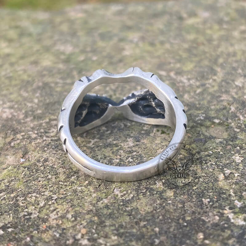 Gotischer Totenkopf-Hand-Ring aus Sterlingsilber in Herzform