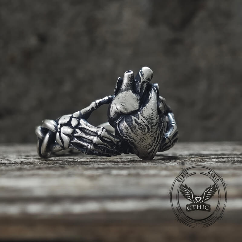 Gothic Skull Hands Holding Heart Sterling Silver Ring 03 | Gthic.com