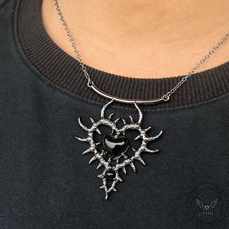 Gothic Thorn Double Heart Alloy Pendant | Gthic.com