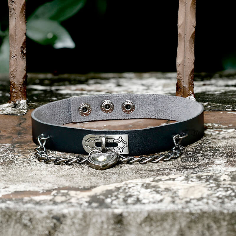 Heart Lock Alloy Leather Choker Necklace | Gthic.com