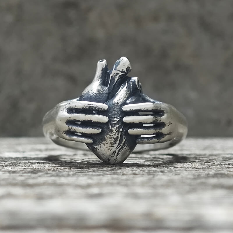 Horror Hands Holding A Heart Sterling Silver Ring 02 | Gthic.com