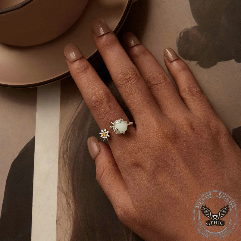 Luminous Firefly Sterling Silver Ring | Gthic.com