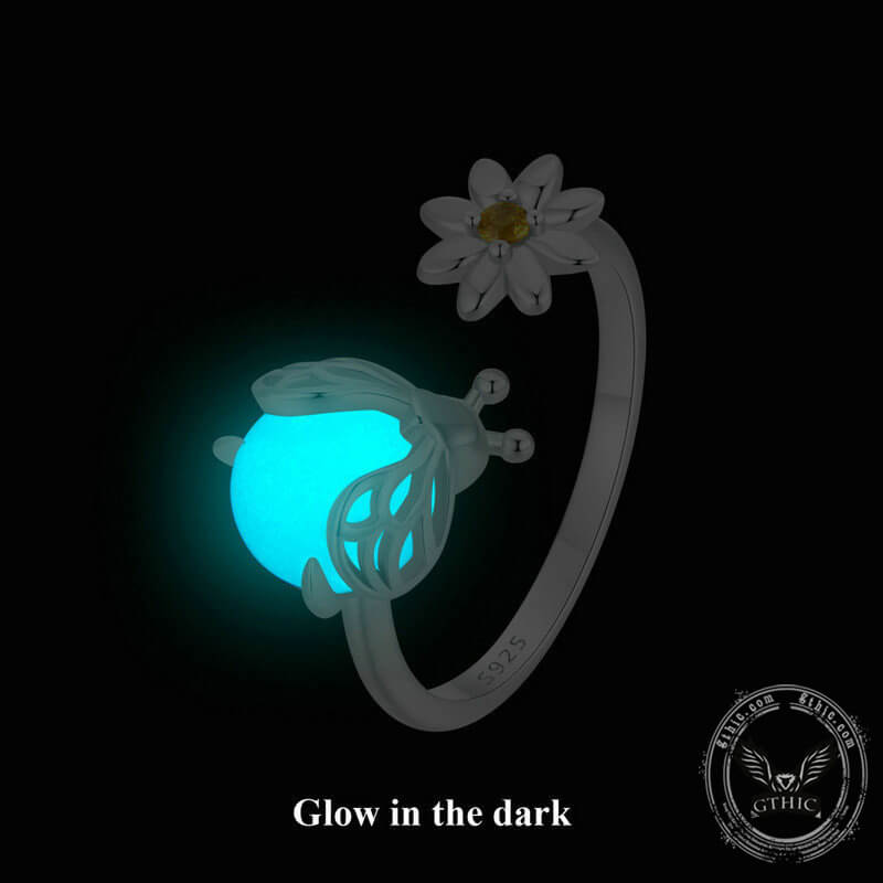 Luminous Firefly Sterling Silver Ring | Gthic.com