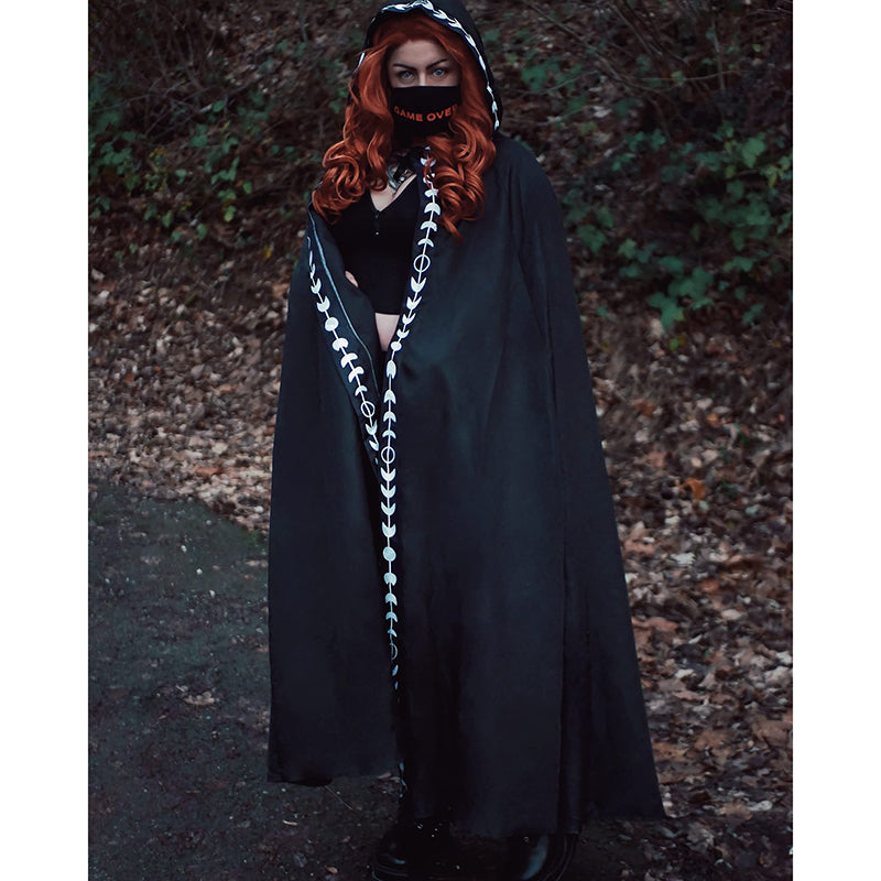 Medieval Hooded Cloak Halloween Costume | Gthic.com