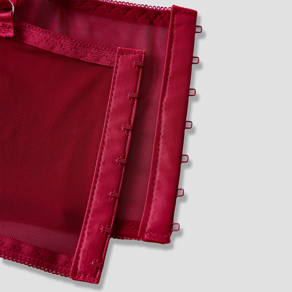 Top corto halter de poliéster sin espalda en forma de mariposa