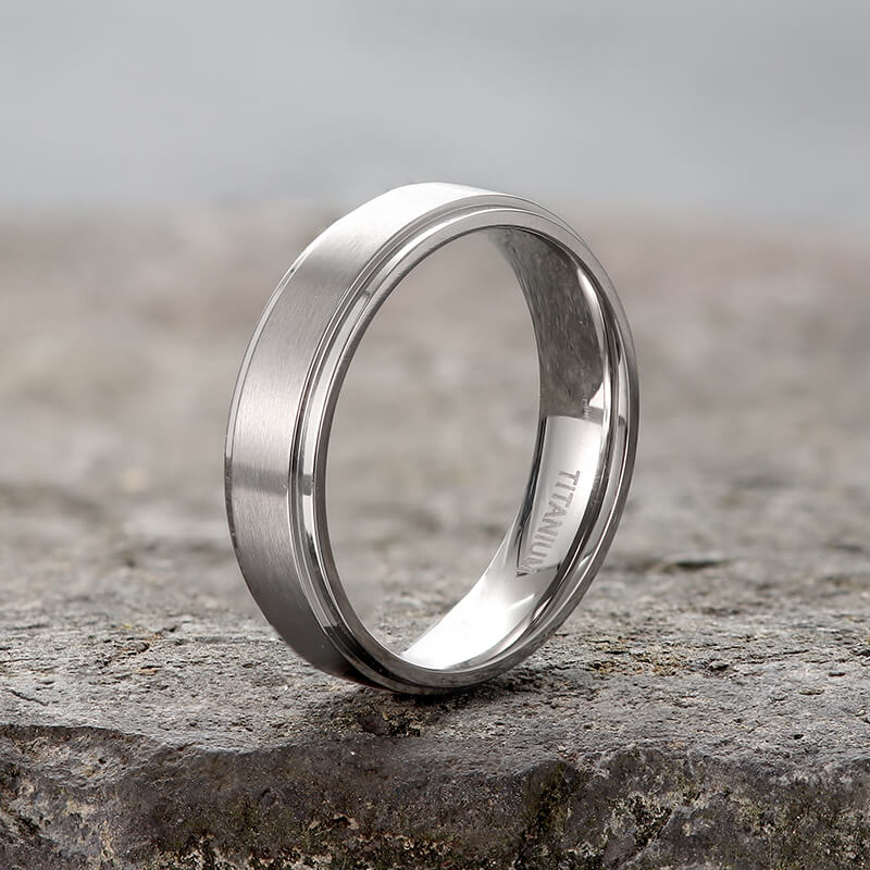 Minimal Ring in Brushed Silver