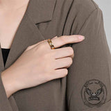 Minimalist Zircon Inlaid Stainless Steel Spinner Ring 02 | Gthic.com