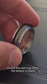 Stylish Great Wall Pattern Stainless Steel Spinner Ring