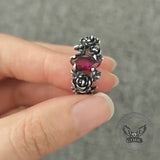 Anillo de plata de ley con diseño floral gótico y circonitas