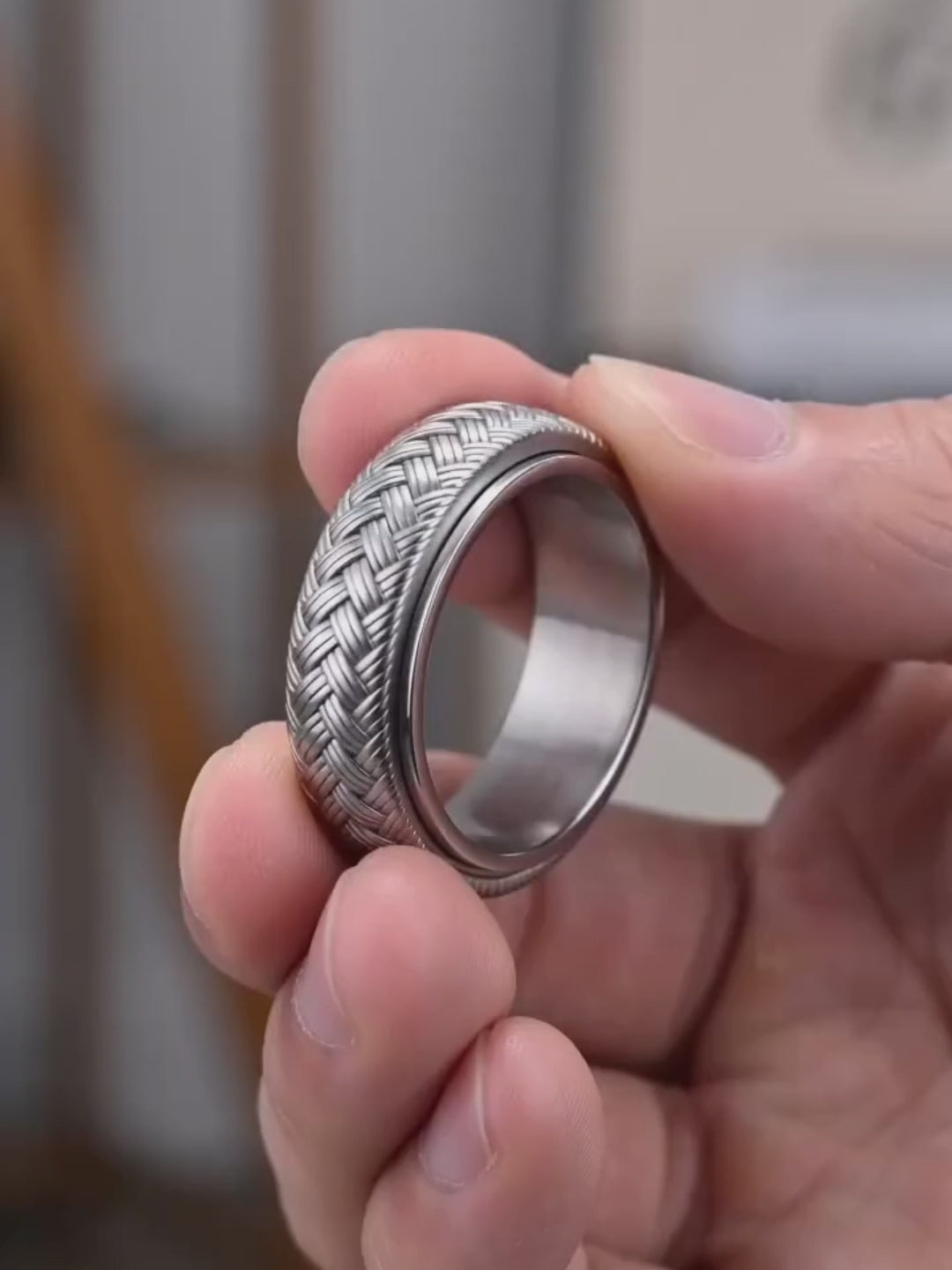 Simple Woven Pattern Stainless Steel Spinner Ring