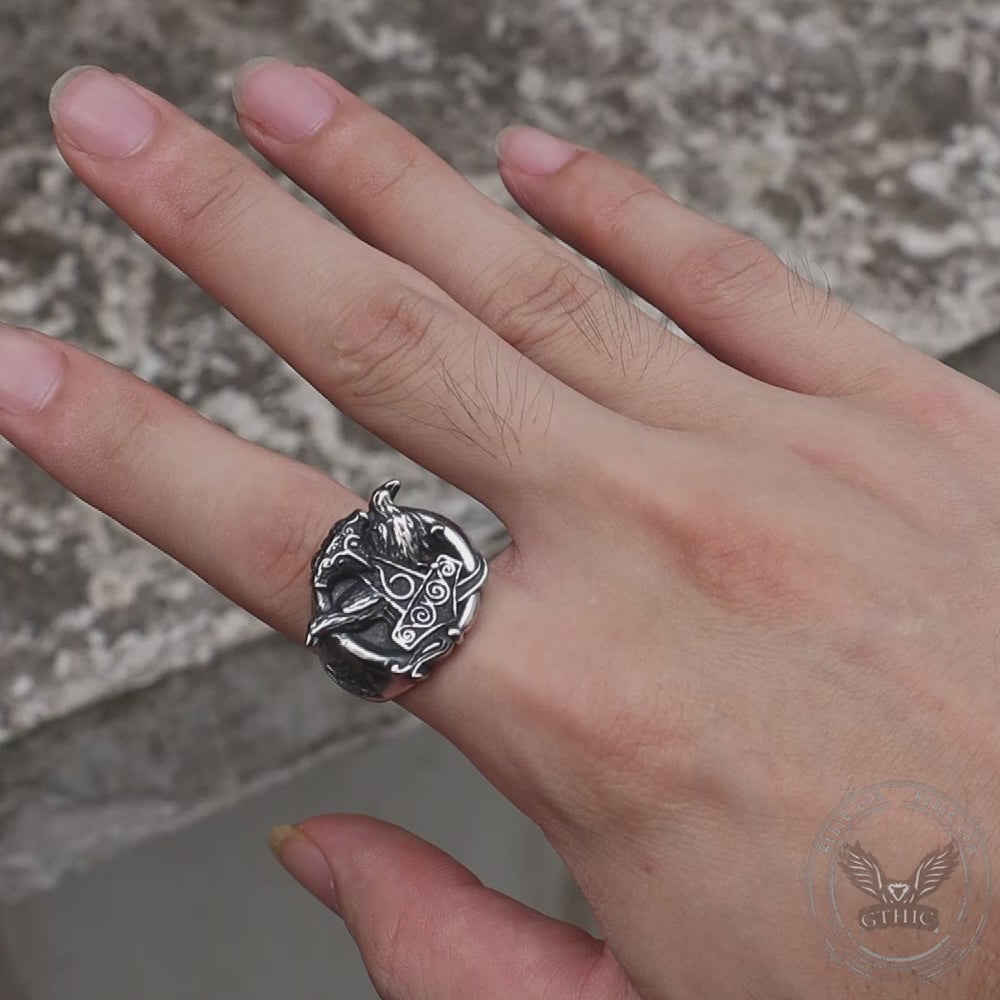 Anillo de acero inoxidable con martillo de Thor Valknut Ravens