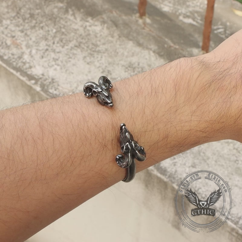 Brazalete de satán de acero inoxidable con cabeza de cabra