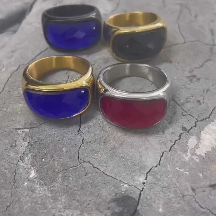 Anillo minimalista de acero inoxidable con conjunto de gemas