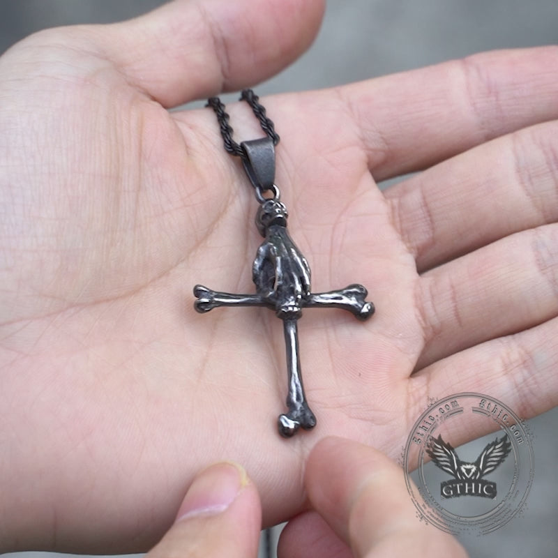 Pendentif Viking en acier inoxydable avec croix en os de corbeau