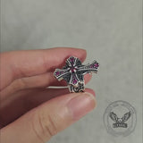 Anillo de plata de ley con diseño floral gótico y circonitas