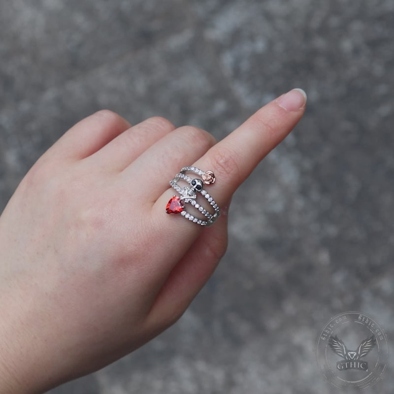 Bague de fiançailles en laiton rose avec tête de mort et diamants